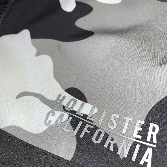 Camo Hollister Windbreaker / Rain Jacket - Picture 3 of 4